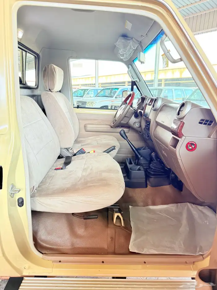 تويوتا شاص رفرف سعودي موديل 2018 25