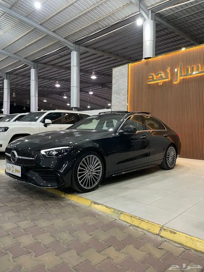 مرسيدس C300 موديل 2023 فل كامل 5