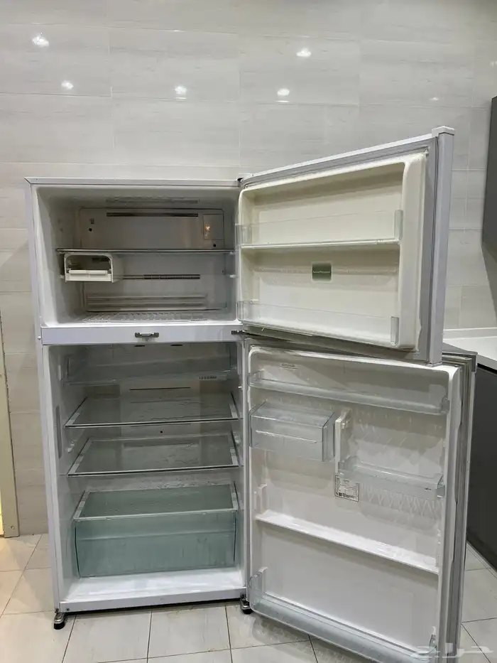 ثلاجة توشيبا للبيع استعمال نظيف 2