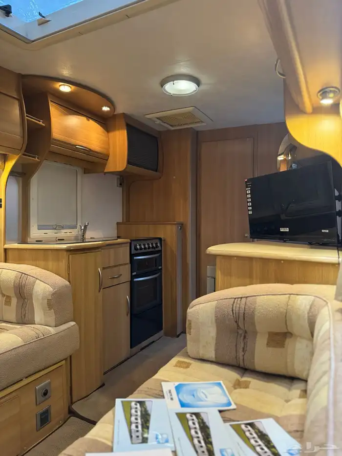 كرفان اوربي 5 متر ونص ( نظيف جدا ) 25