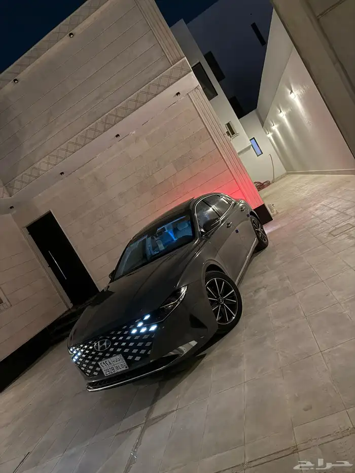 ازيرا 2021 سمارت 6 سلندر بنزين نظيفه جدا  ( الوكيل سعودي ) 13