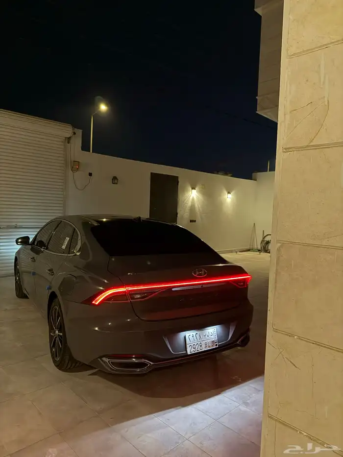 ازيرا 2021 سمارت 6 سلندر بنزين نظيفه جدا  ( الوكيل سعودي ) 5