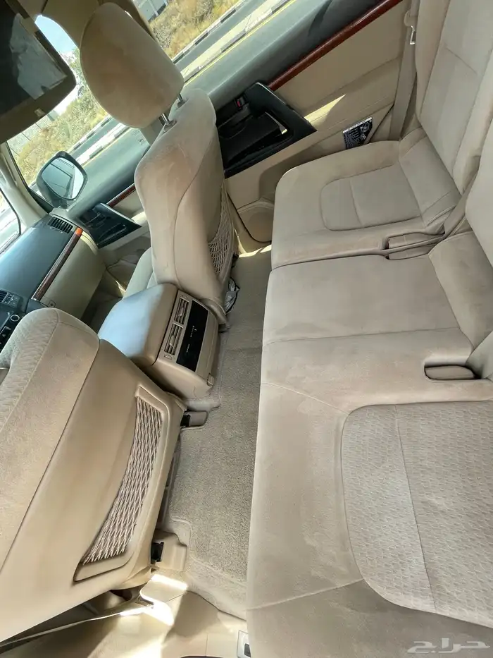 لاندكروزر مديل 2014 فل كامل في غاية النظافة 16