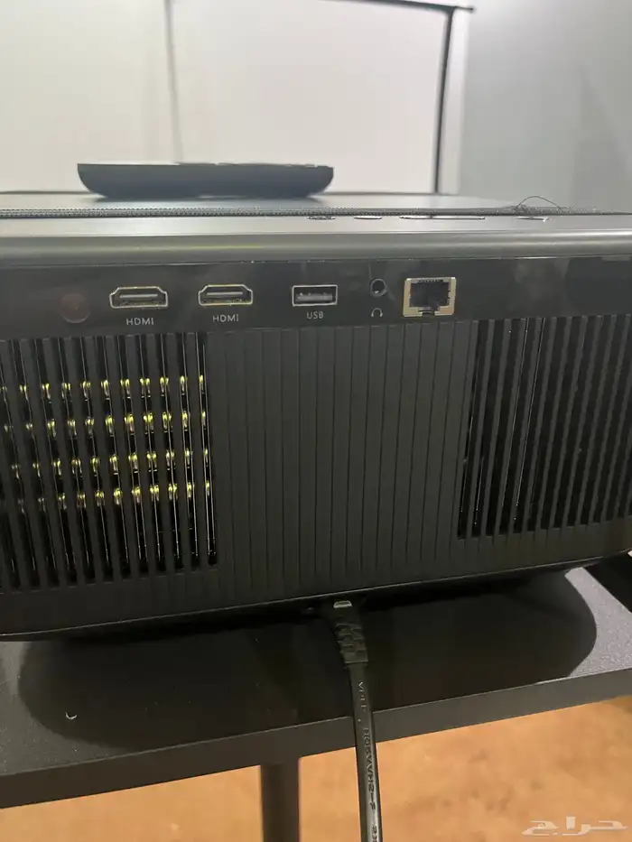 جهاز بروجكتر للبيع بحالة ممتازه 2