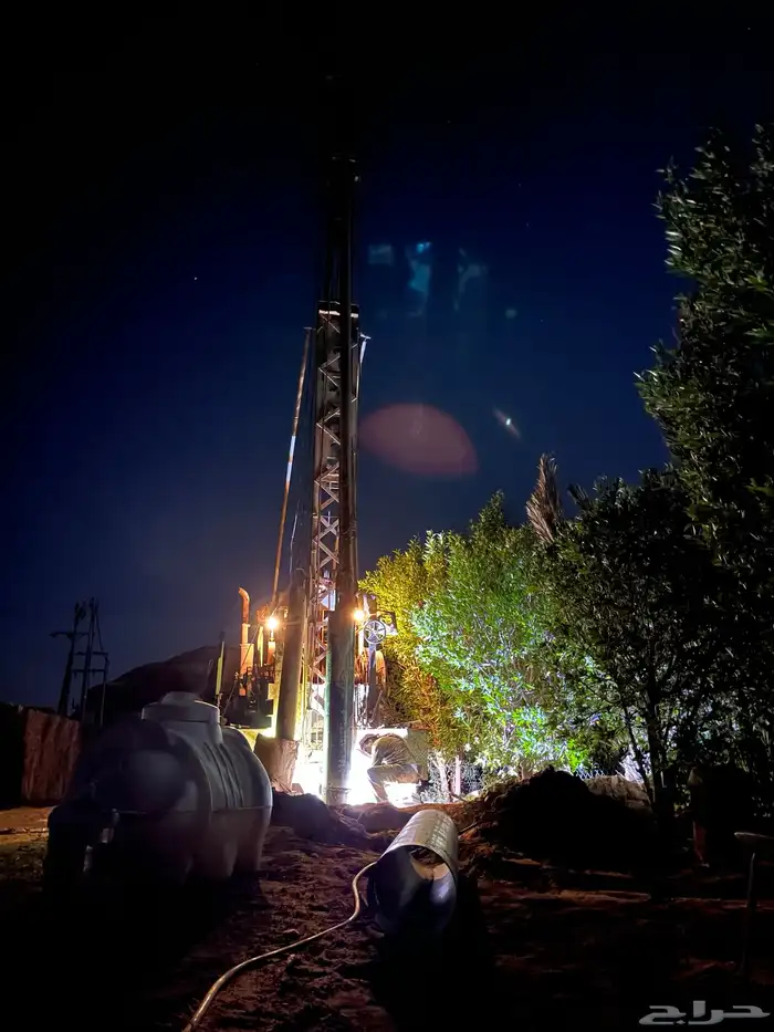 يوجد لدي حفار ارتوزي في العلا حفر آبار تشفيط تعميق 0