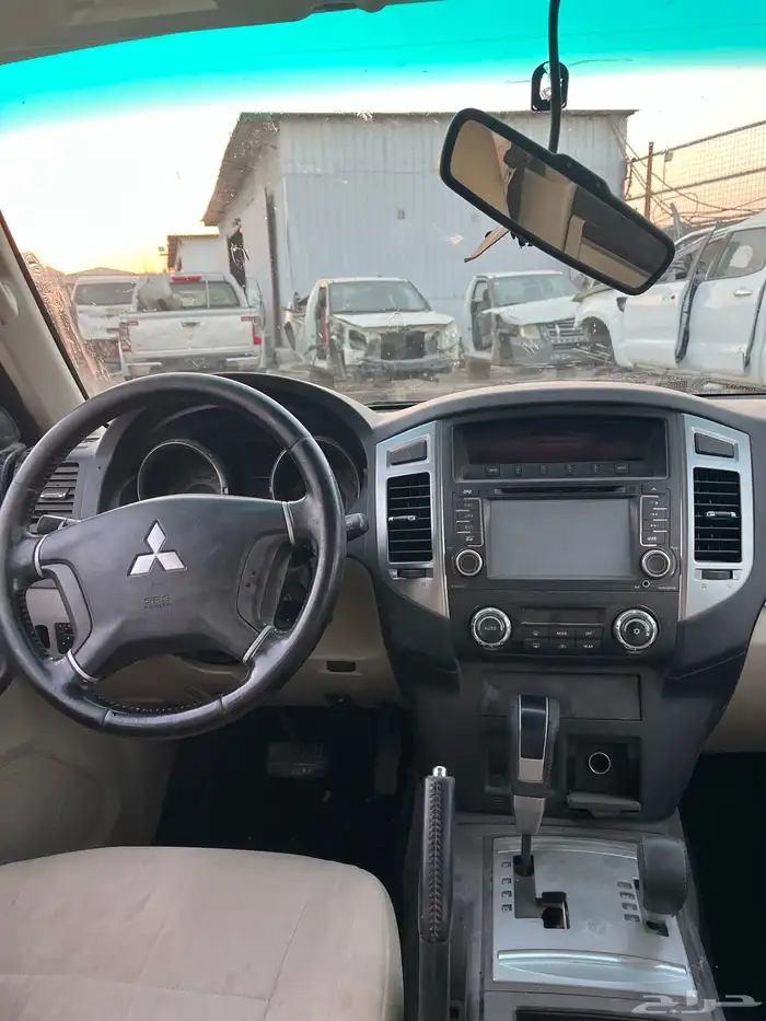 ميتسوبيشي باجيرو 2015 مصدوم قطع غيار فقط 5