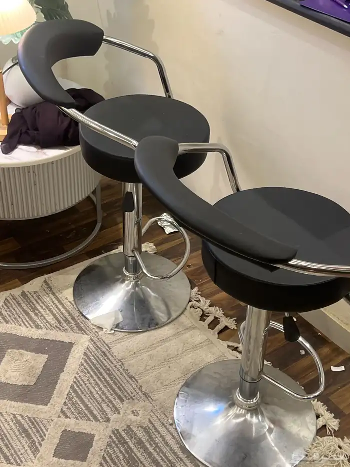 كنب حرف ال مع طاولتين صغار وثنتين كبار وموجود كراسي خدمة 2 1