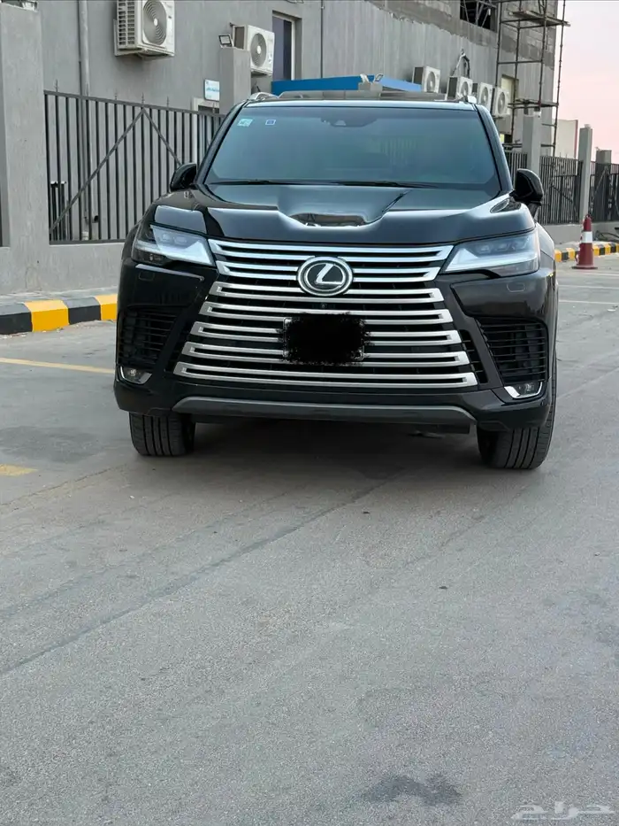 للبيع لكزس 2022 بي بي اسود سعودي 2