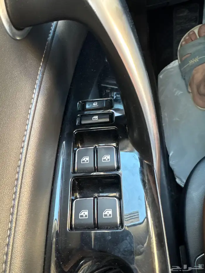 شانجان CS95 أبيض سقف أسود رويال السوم 47 14