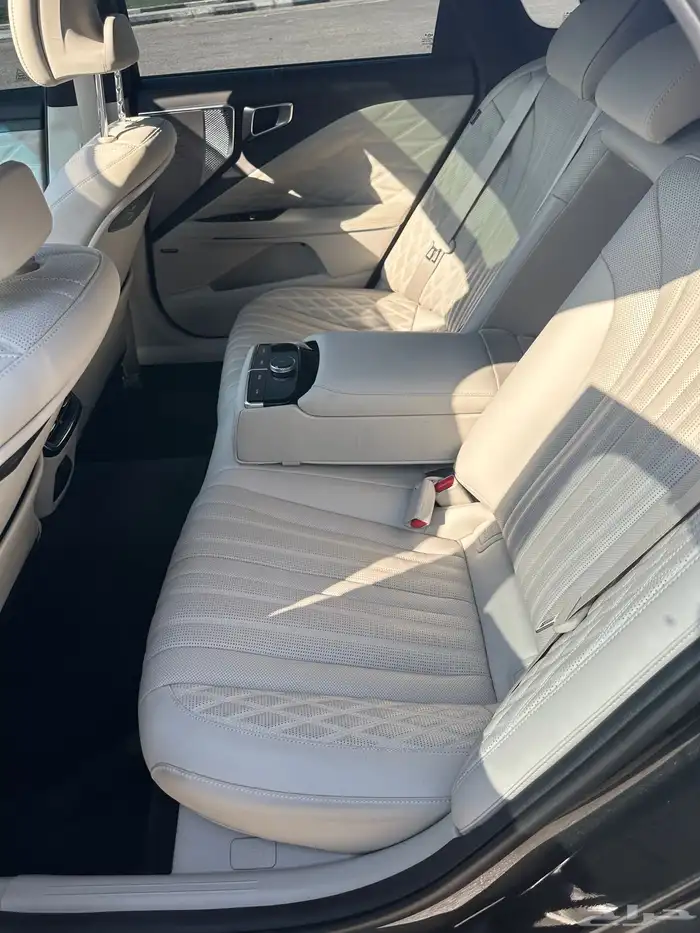 كيا كي 8 بنزين 2023 فل كامل 24