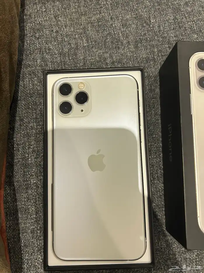 ايفون 11 برو مع كرتونه 6