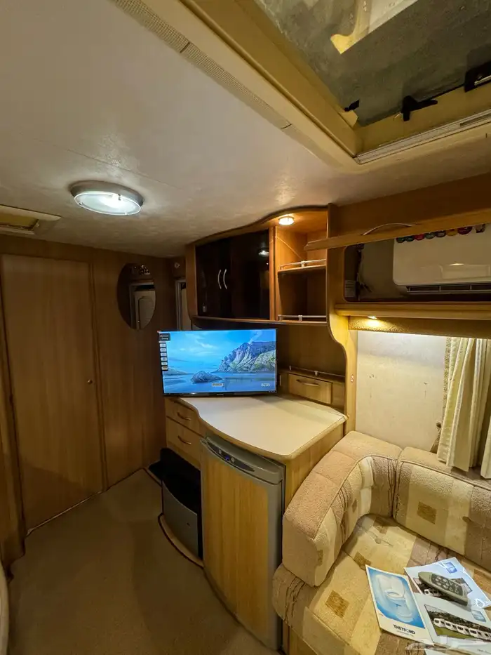 كرفان اوربي 5 متر ونص ( نظيف جدا ) 37