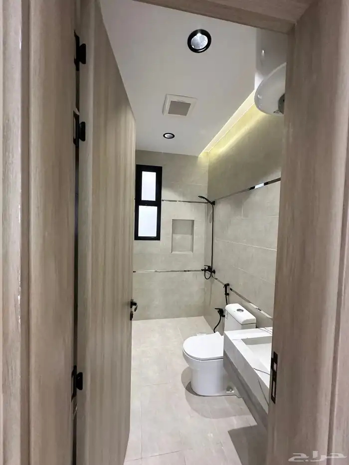 للبيع ارواف علويه جديده بحى النهضه احد رفيده 22