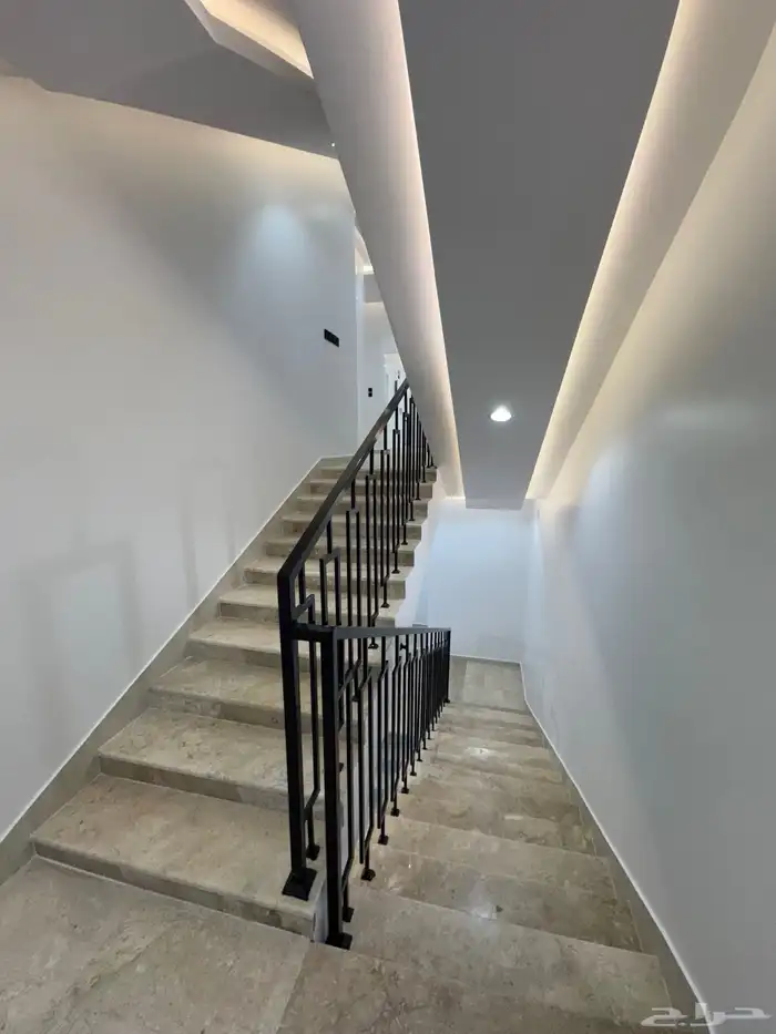 للبيع بأحد رفيده روف علوي دور ثاني مع ملحق مدخل مستقل 1