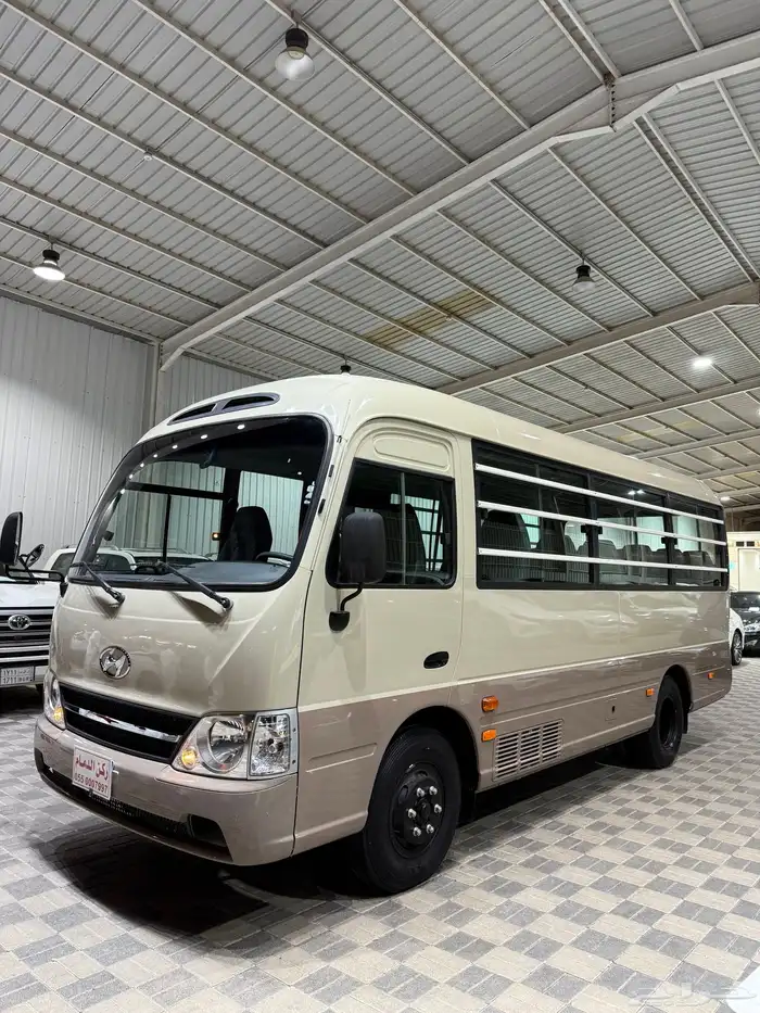 للبيع باص هونداي كونتي ديزل موديل 2015 ( شبه جديد ) 2