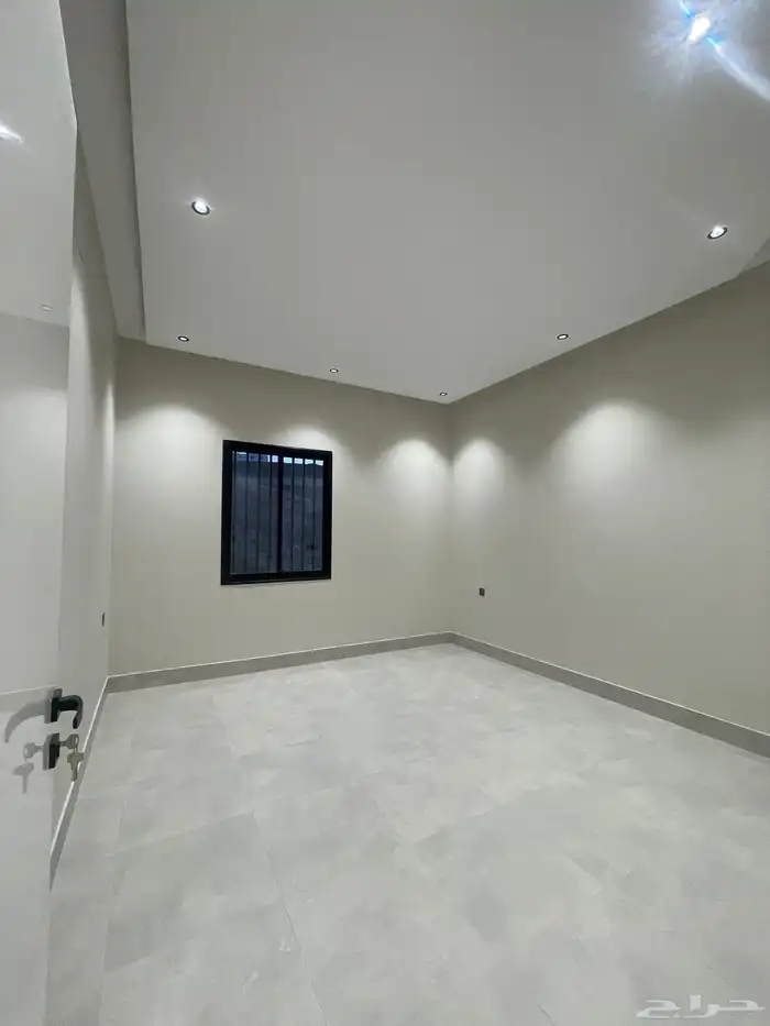 للبيع شقق ادوار علويه وسيعه بالمحاله ابها 11