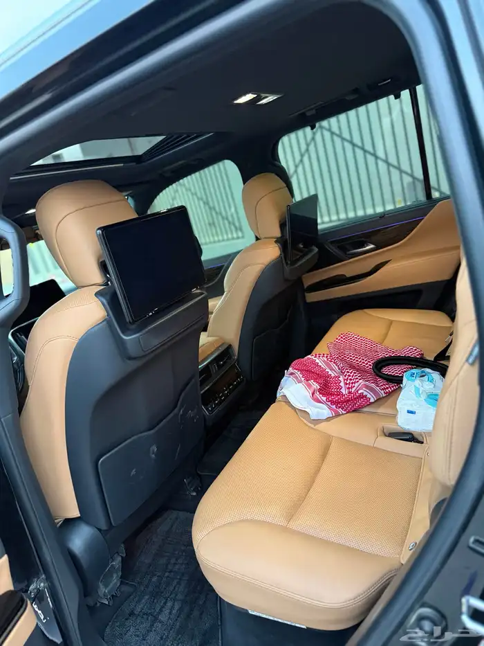 للبيع لكزس 2022 بي بي اسود سعودي 16