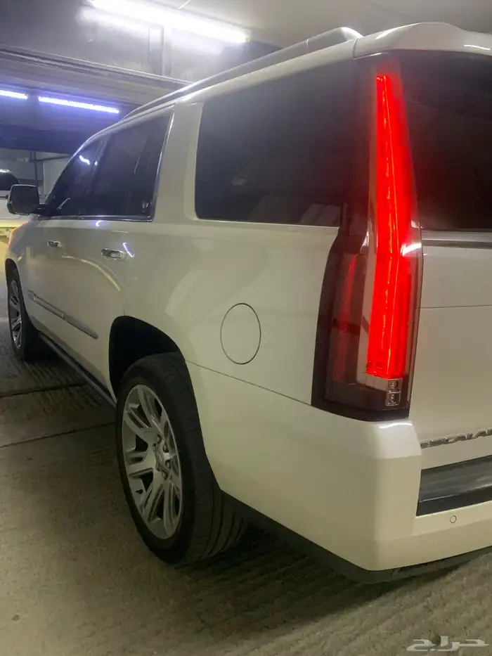 كاديلاك اسكاليد لؤلؤي 2015 4