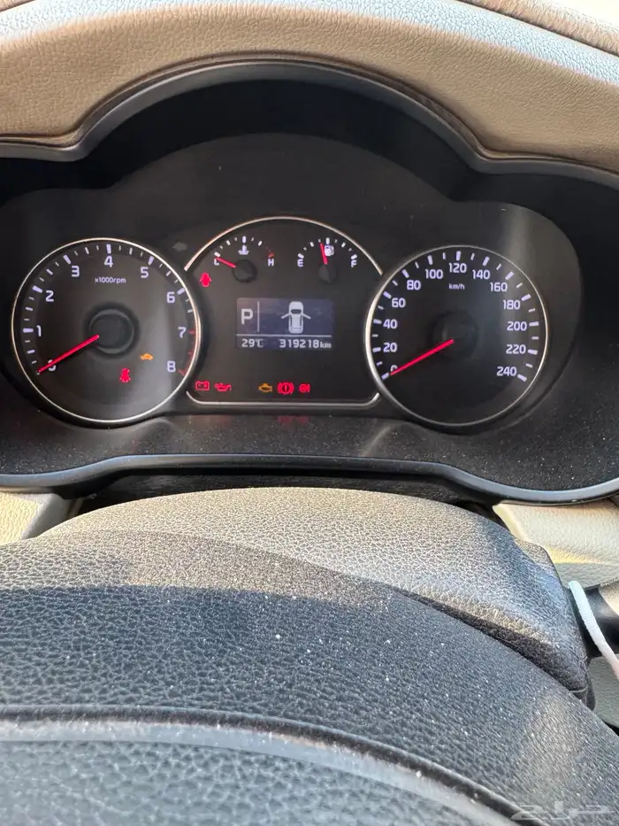 كيا كارينز 1