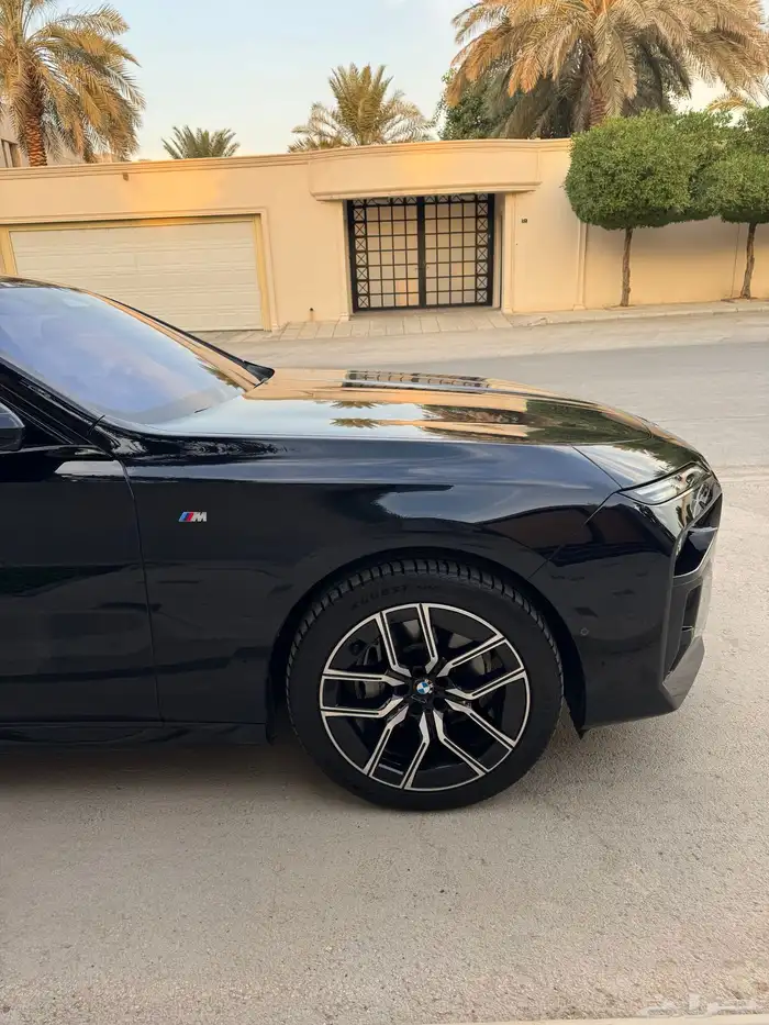 بي ام دبليو الفئة السابعة 735i - 2023 3