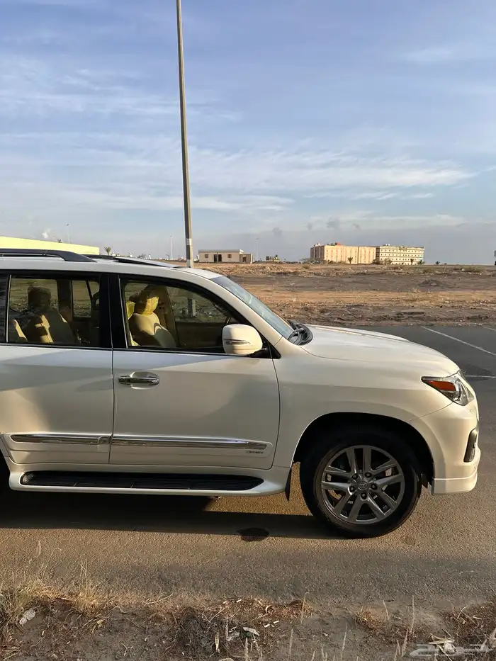 لكزس 2014 DD بريمي 10