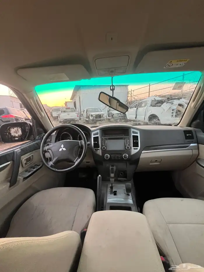 ميتسوبيشي باجيرو 2015 مصدوم قطع غيار فقط 6