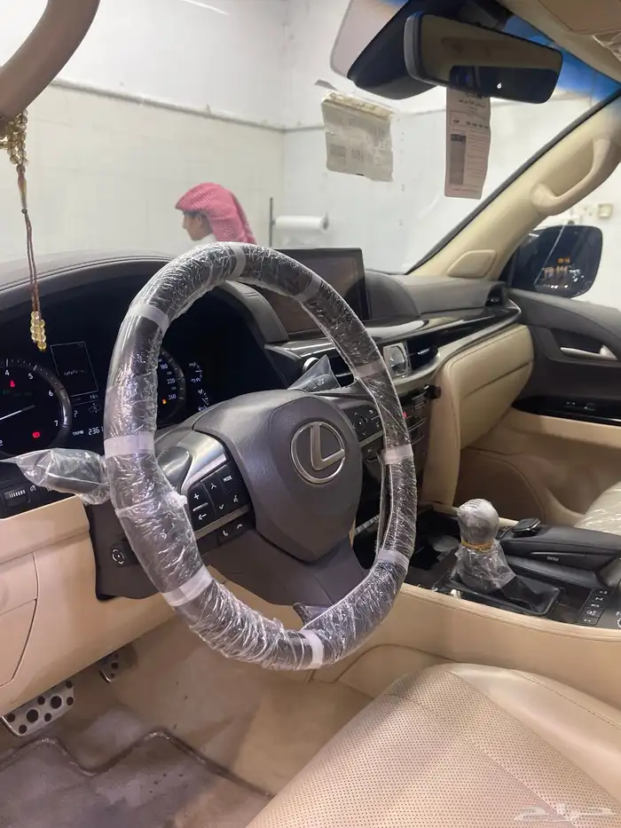 للبيع جيب لكزس LX2018 سعودي 28