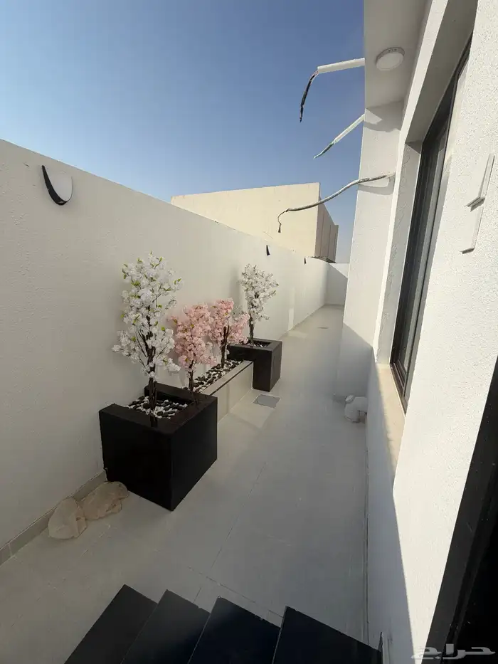 شقق ارضيه حي البوادي 10