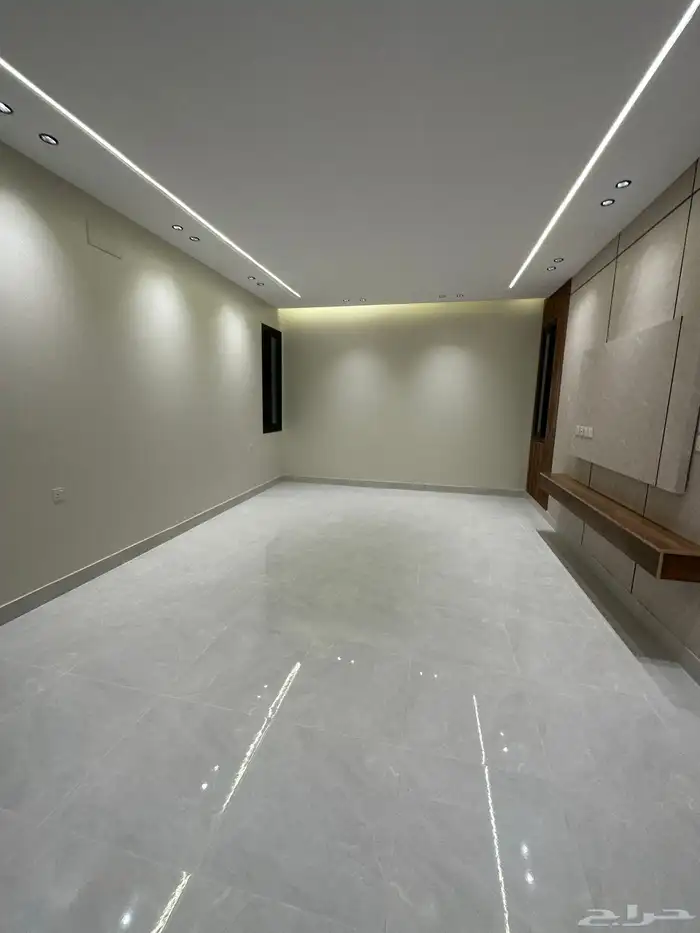 للبيع ادوار مع مساحات كبيرة بمداخل مستقلة المحالة - ابها 8