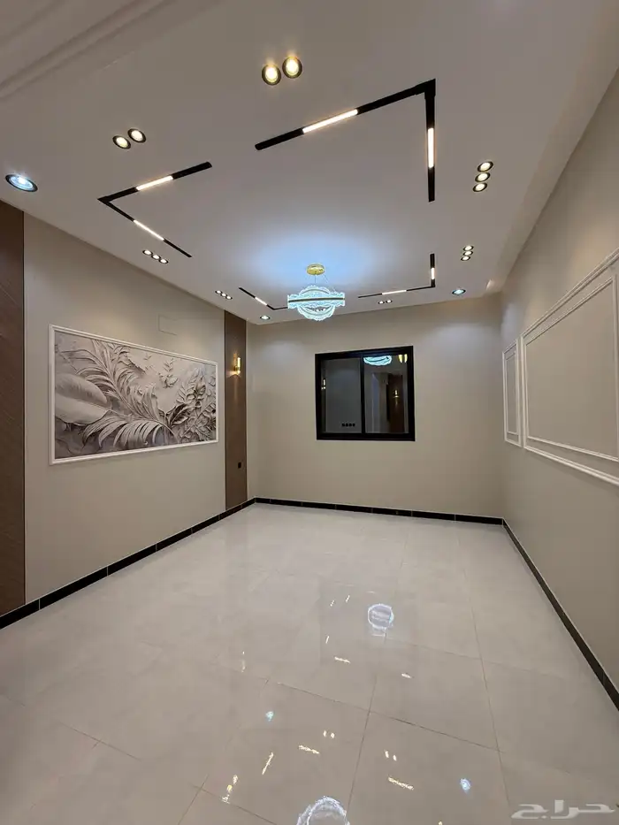 للبيع شقه دور ارضى بحوش بموقع مكتمل الخدمات بحى الموسى 14