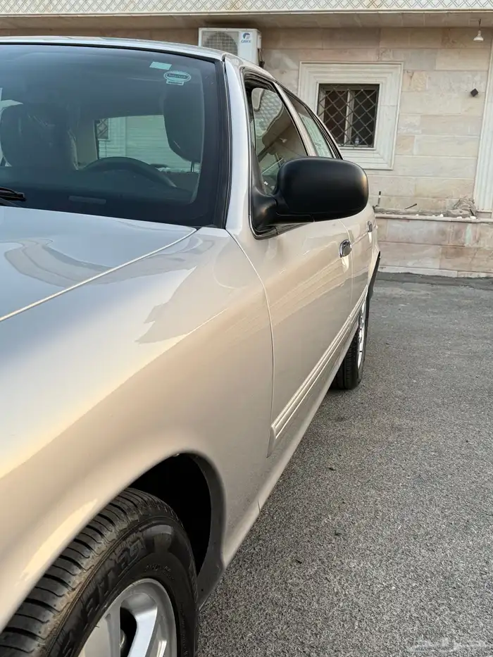 للبيع فورد فكتوريا 2011 نظيف شرط 4