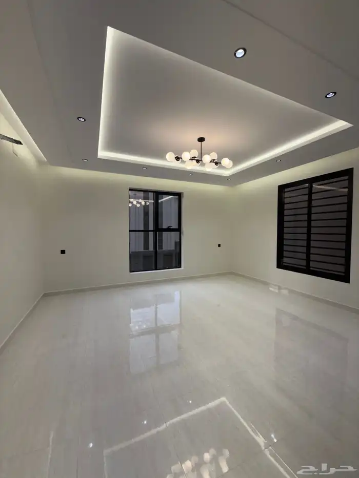 للبيع ارواف علويه وشقق ارضيه ببايكة سيارة ف احد رفيده 25