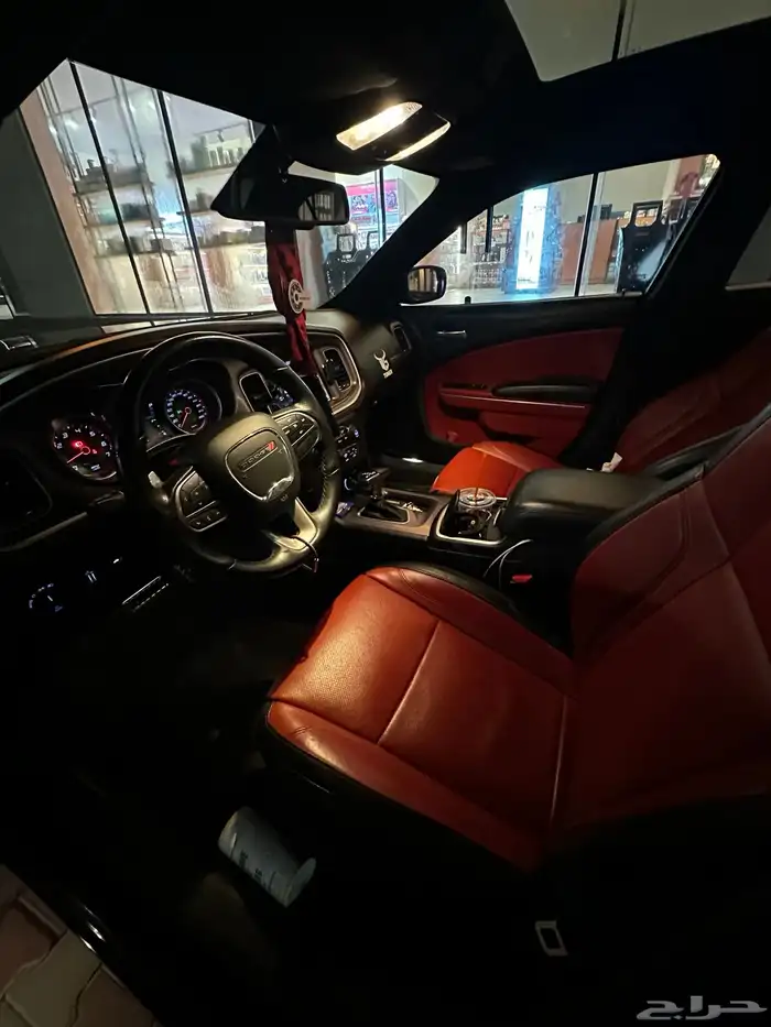 تشارجر 2022 R T v8 4