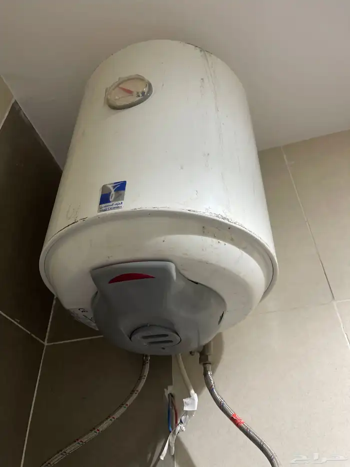 سرير نفر ونص وسخان مويا ودولاب تلفزيون 1