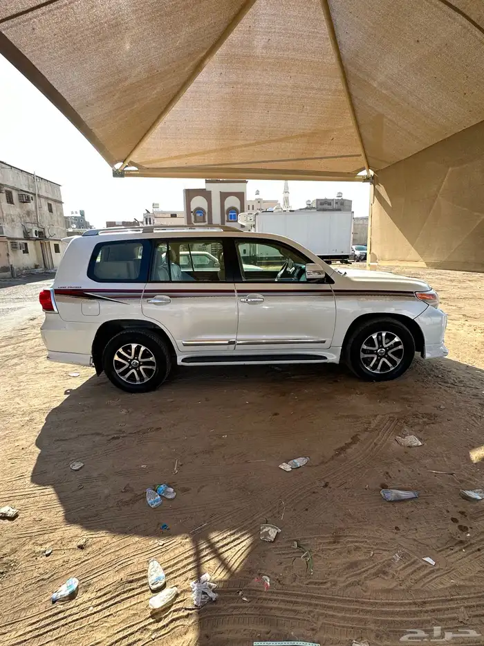 لاندكروزر 2013 شرط بدي وكاله ومحركات وكاله فل كامل 10