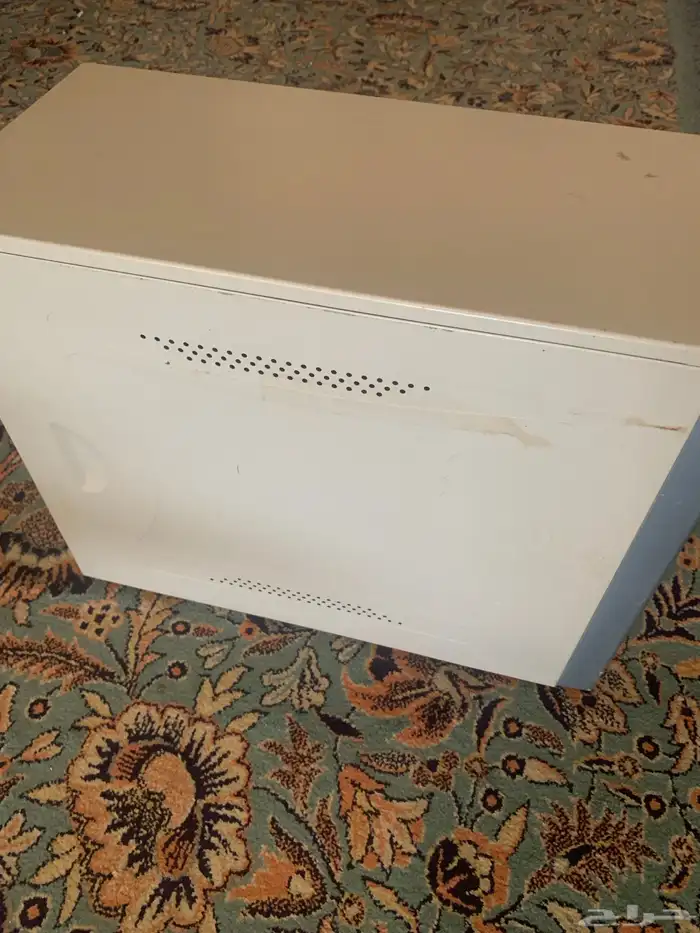 كمبيوتر قديم تراثي مع طابعه 7