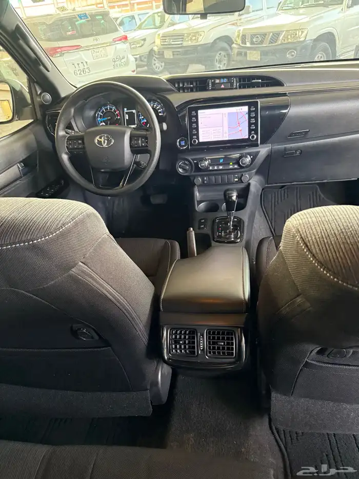 تويوتا هايلوكس دفنشر 6 سلندر موديل 2021 29