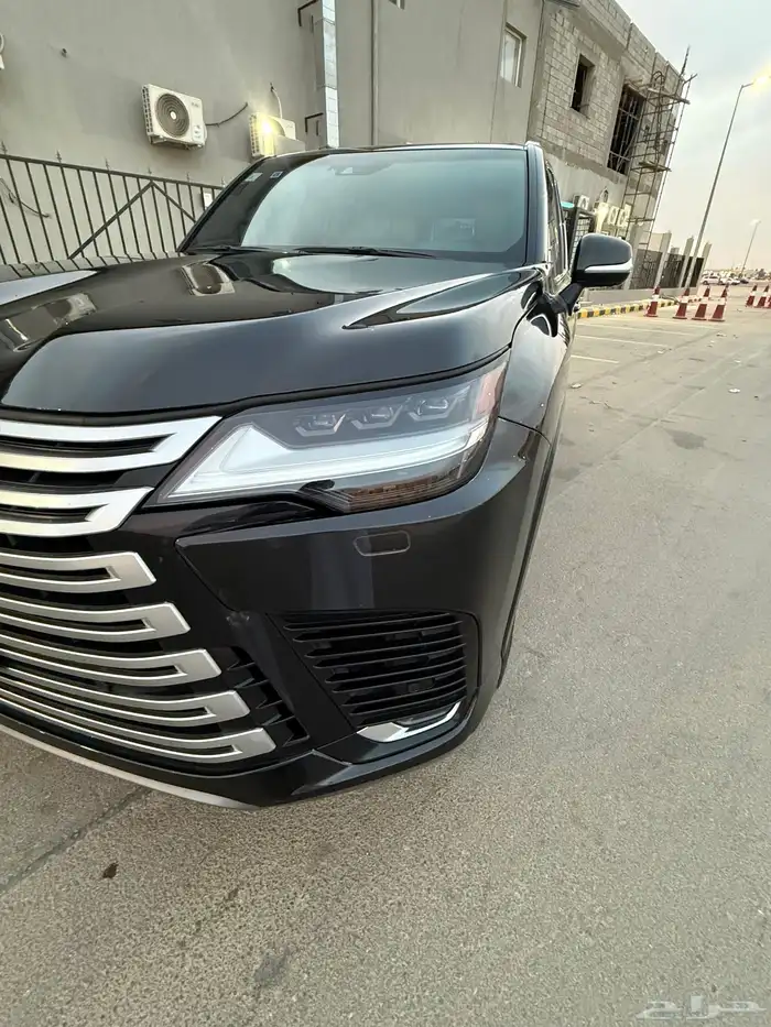 للبيع لكزس 2022 بي بي اسود سعودي 32