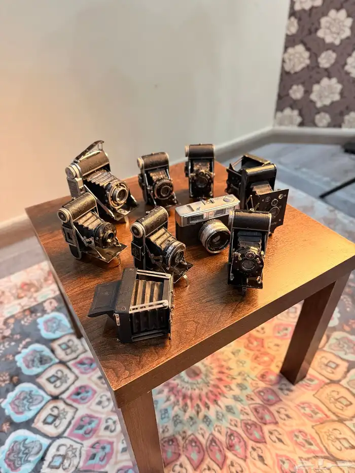 عشرة كاميرات تراثية مطوية  أغلب اعمارهن من ثمانين سنة وطالع 4