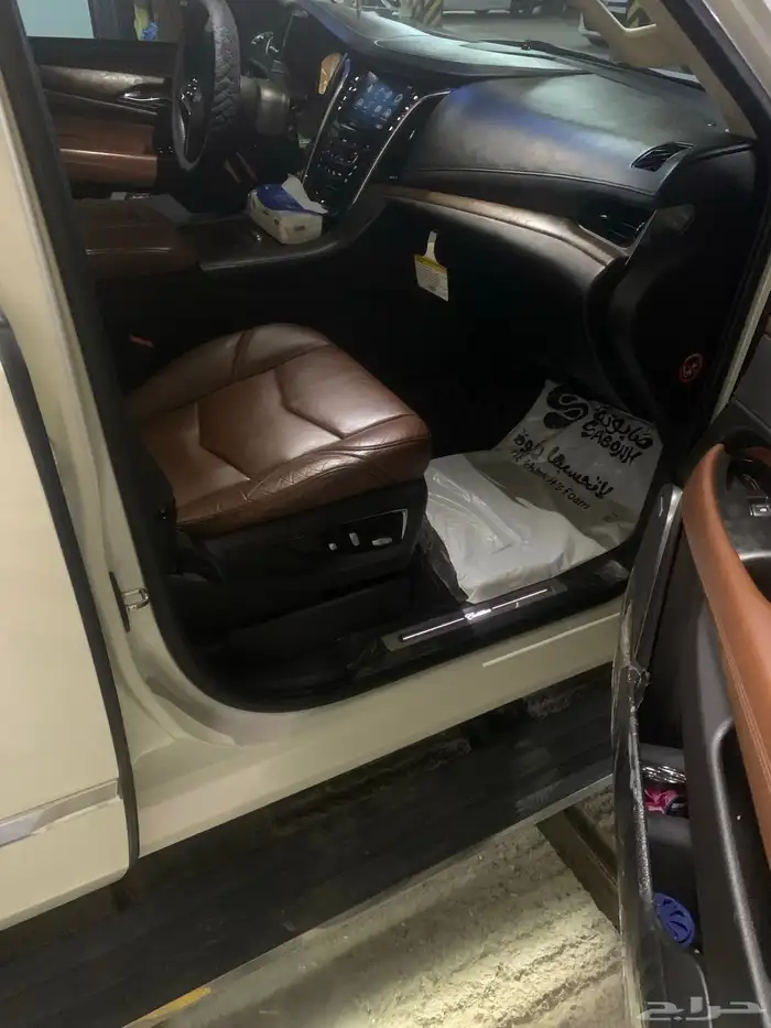 كاديلاك اسكاليد لؤلؤي 2015 10