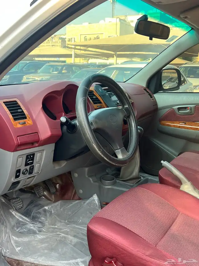 تويوتا هايلوكس GLX موديل 2010 بنزين قمة النظافه 10