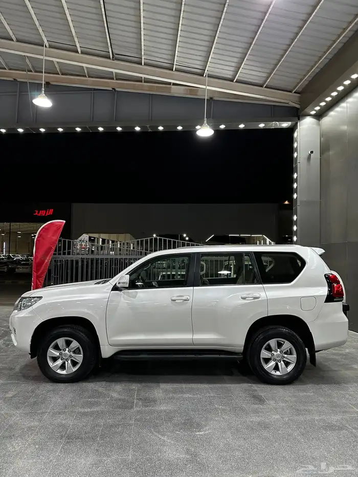 برادو ديزل 2019 بريمي لدى معرض(عبيد الرشيدي) 3