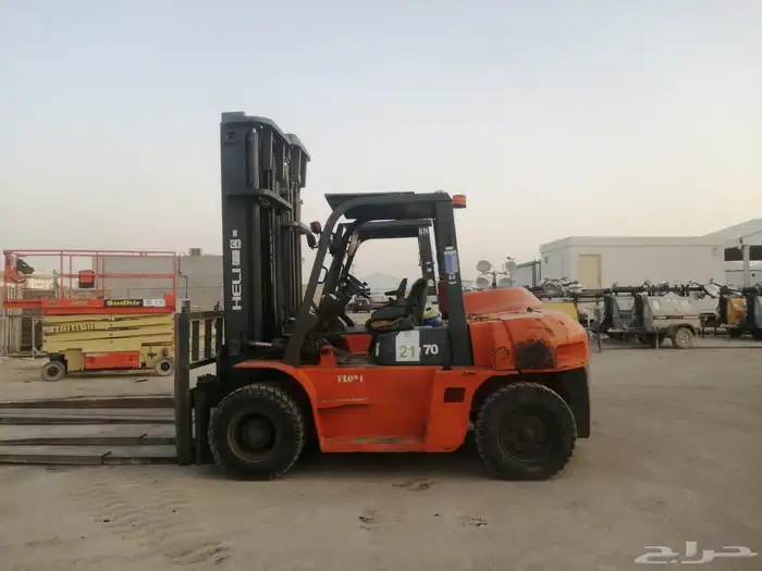 رافعه شوكيه فوركلفت للايجار اليومي والشهري والسنوي تبوك 0