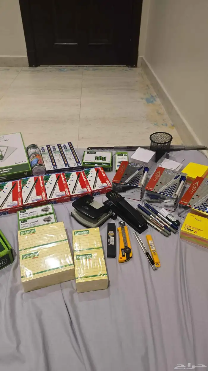 أغراض مكتبية للبيع 0