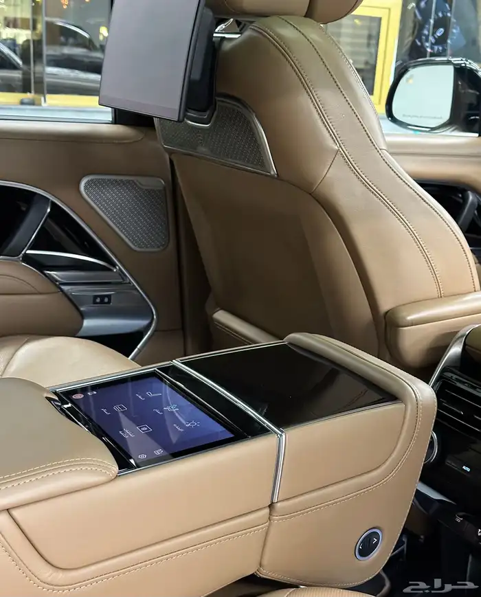 رنج روفر اوتوبيوجرفي 2023 15