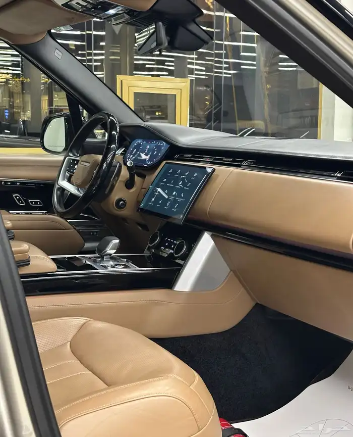 رنج روفر اوتوبيوجرفي 2023 17