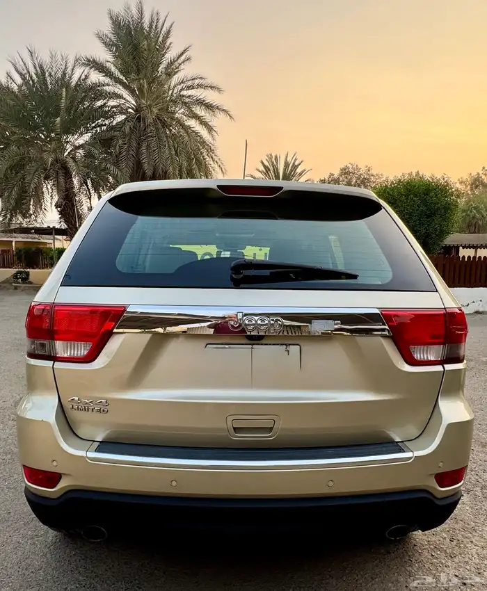 جراند شيروكي مخزن و مصين و نظيف 1