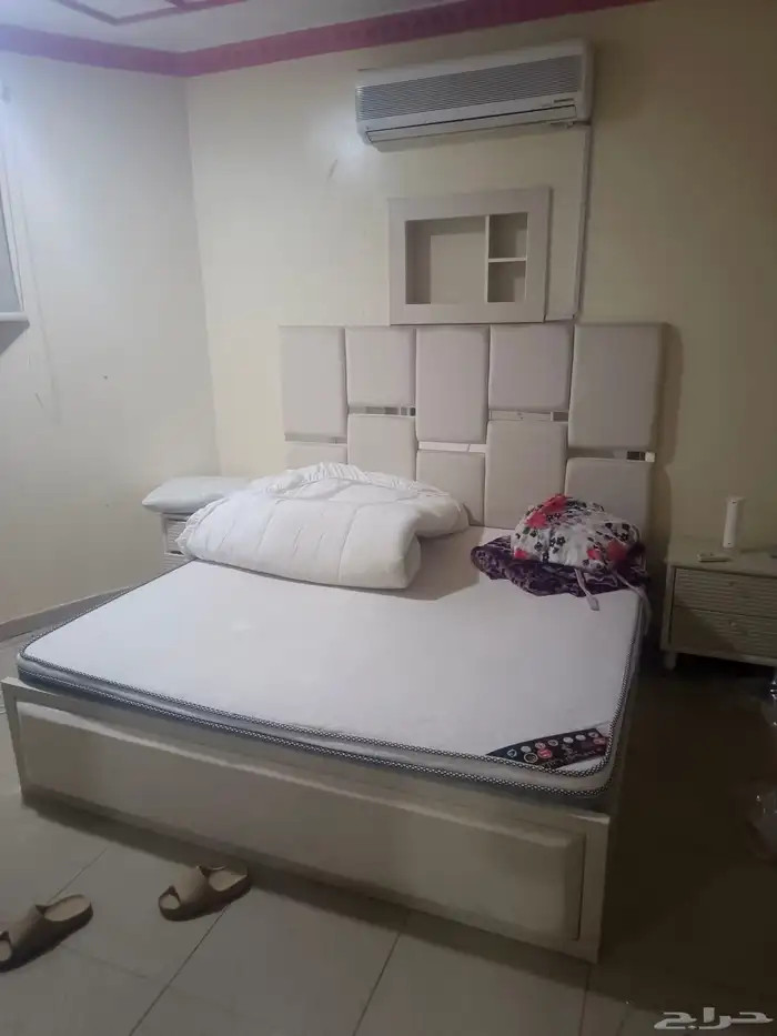 غرفه نوم شبه جديدة 0