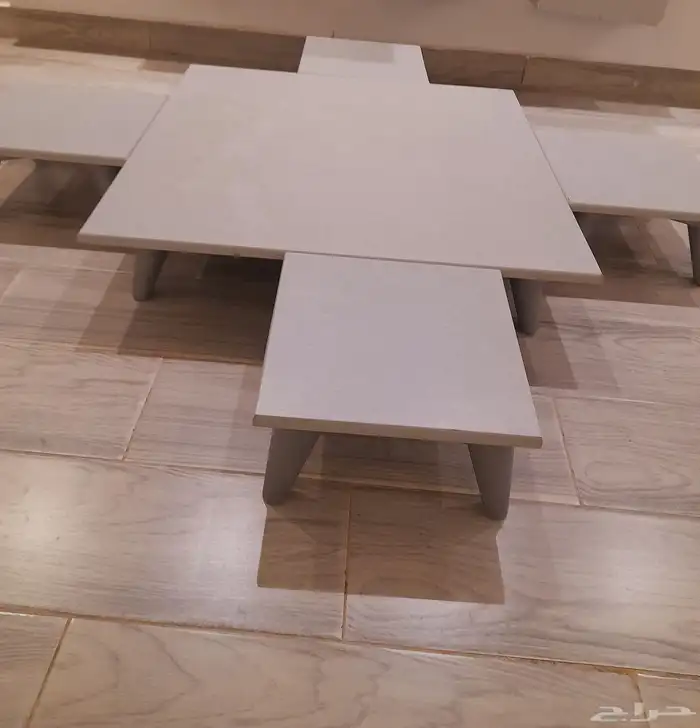 طاولات للبيع 0