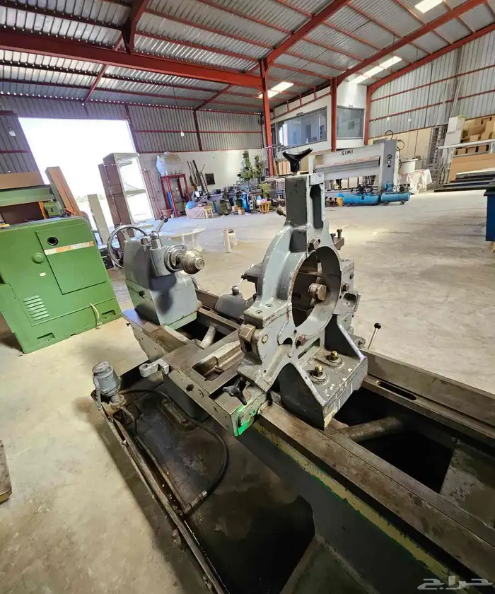 مخرطة ايطالي مستورد شبه جديدة 8